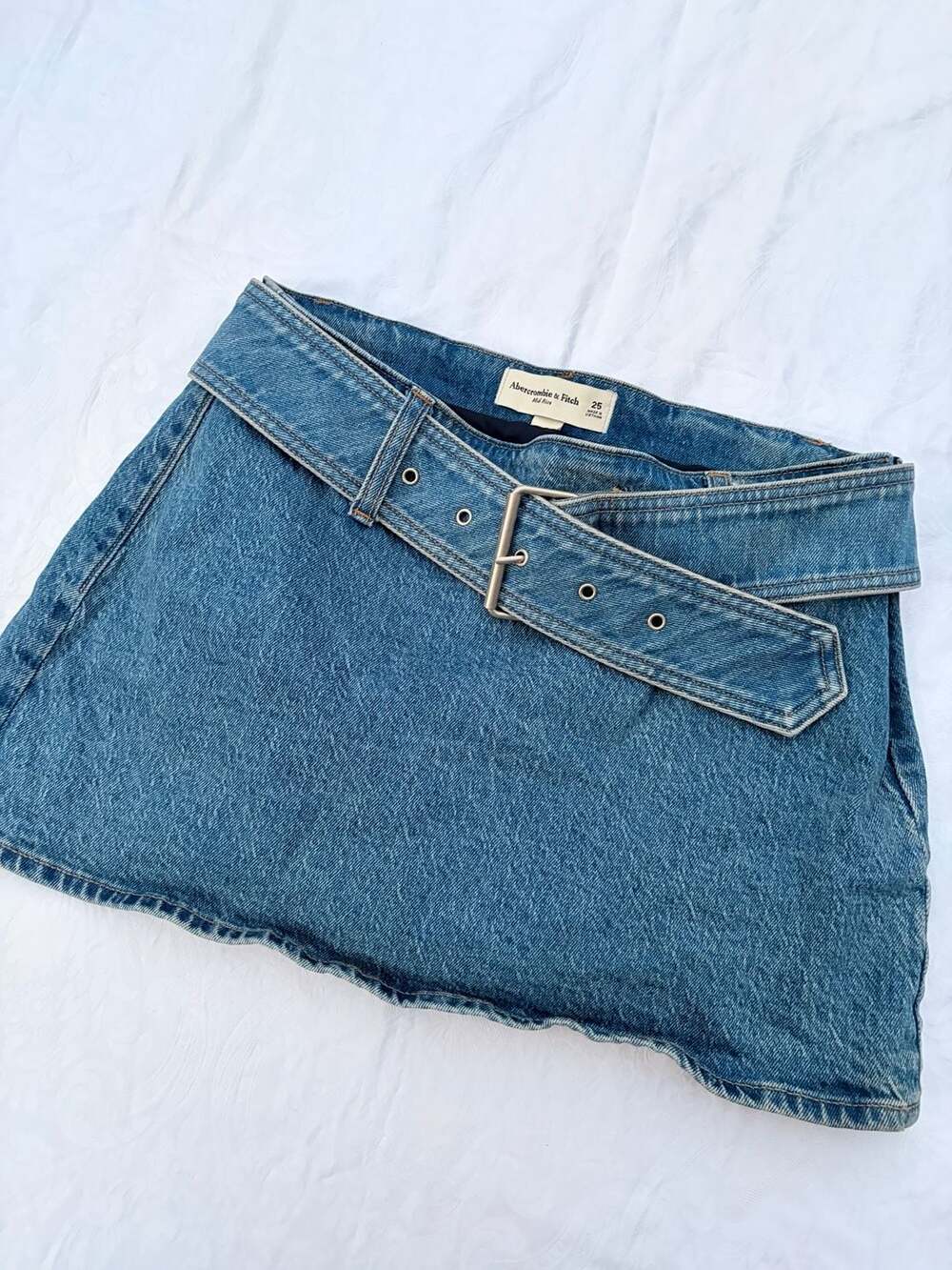 Mid Rise Belted Denim Mini Skort W Belt Detailing
